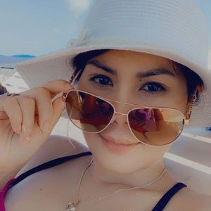 Meet your Posher, Rose